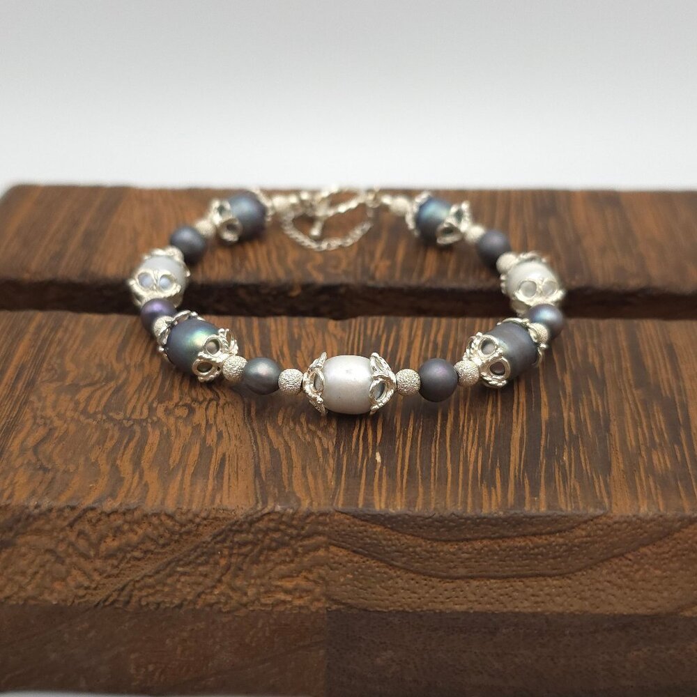 7 Inch 925 Sterling Silver Sparkly Textured Accent Genuine Pearls Bracelet